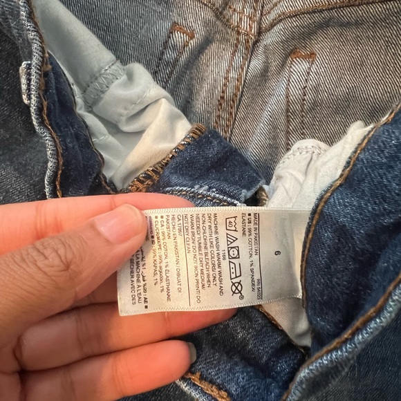 Old Navy Jeans - Picture 2 of 5